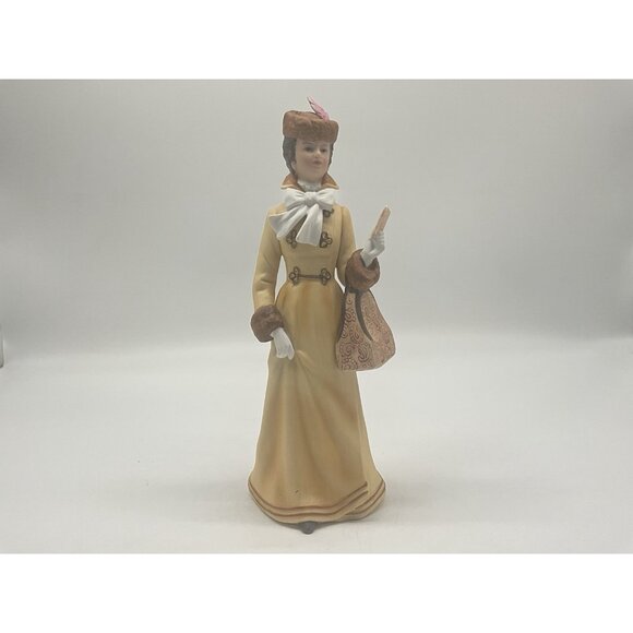 Avon VTG 1981 President s Club Albee Award Porcelain Figurine 10 Tall Japan - Picture 6 of 16